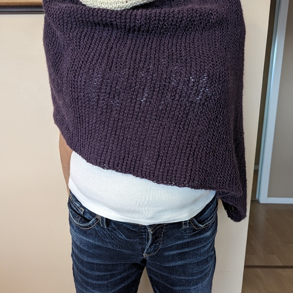 Poncho - Picture 6 of 6